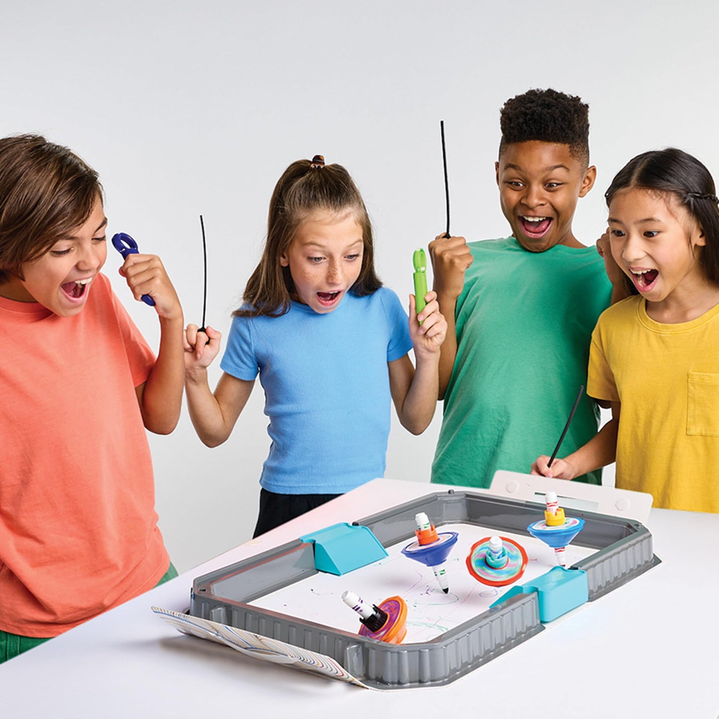 Crayola Colourwhirls Battle Arena Art Game, DIY Gyro Spin Art Toy, 4 Battling Spinning Top Toys, Birthday, Holiday for Kids, Ages 6+