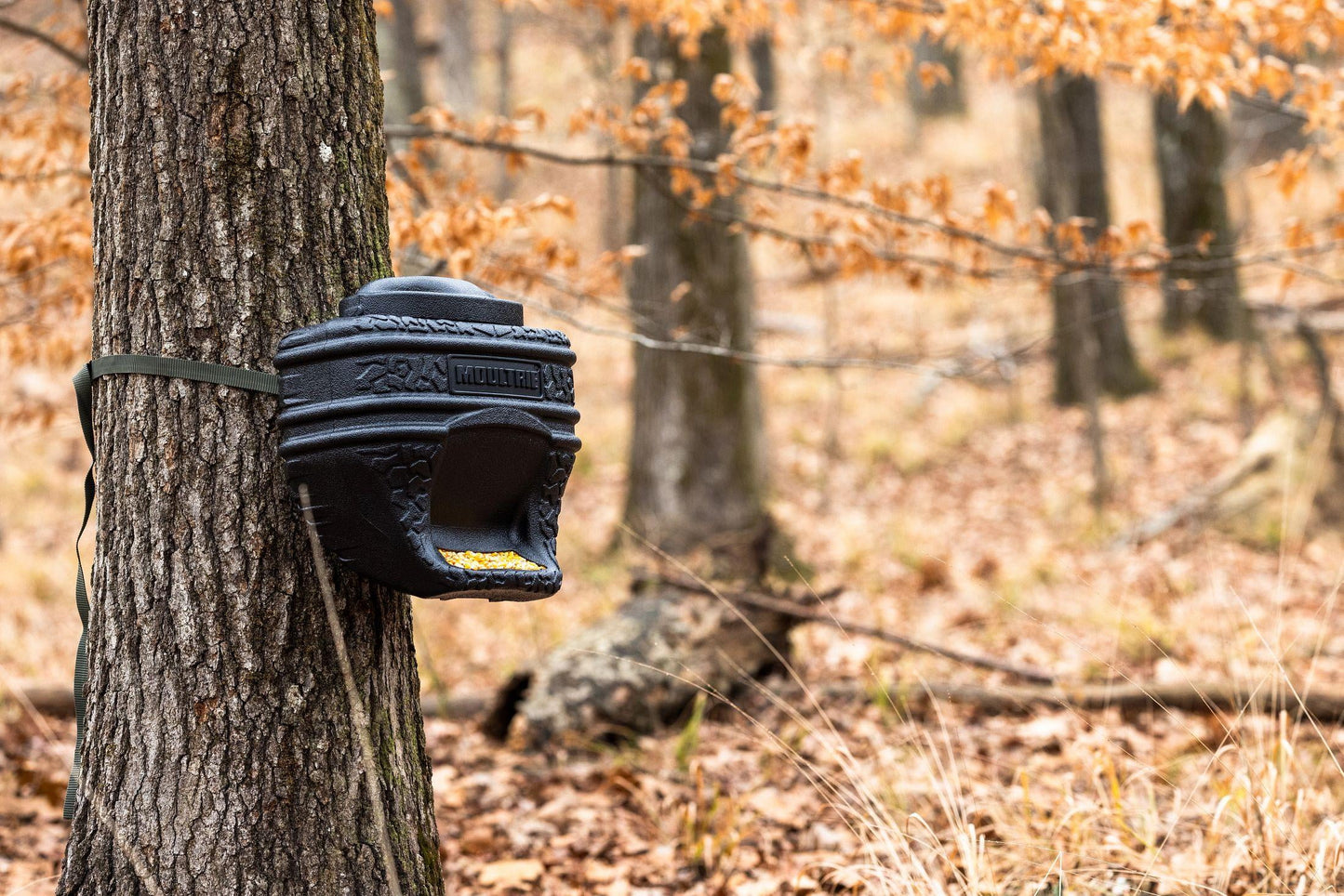 Moultrie 40lb. Feed Bin. - Easy Fill Gravity Feeder - 6 Gallon Capacity