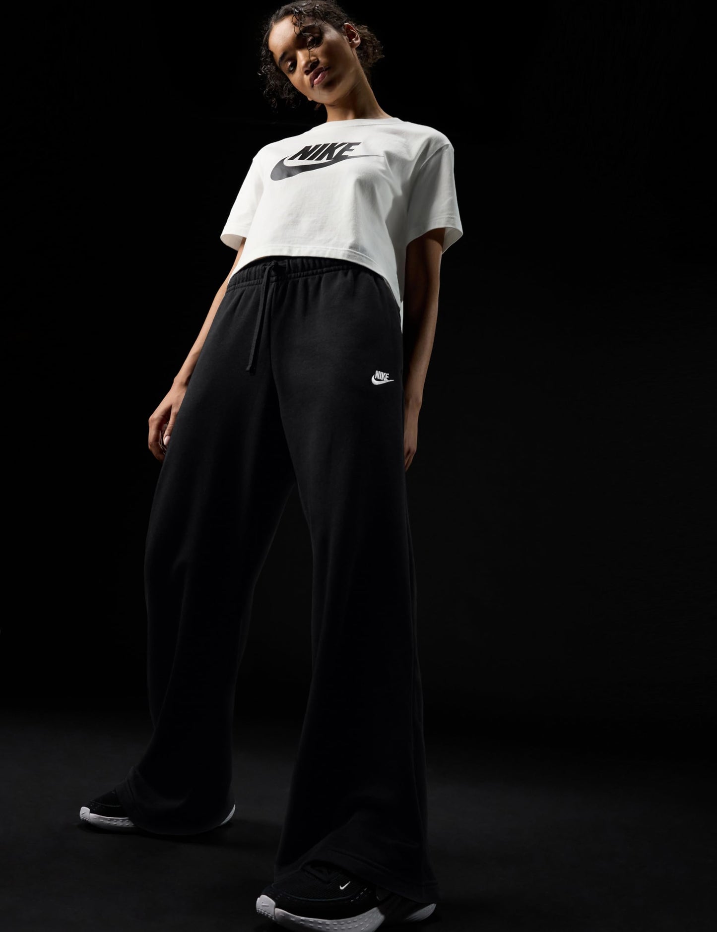 Nike Women's Sportswear Club Fleece Mid-Rise Wide-Leg Sweatpants, Black/White, Small