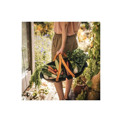 Fiskars Harvest Basket, Container for Gardening and Harvesting, Garden Tool with Ergonomic Handles and Collander