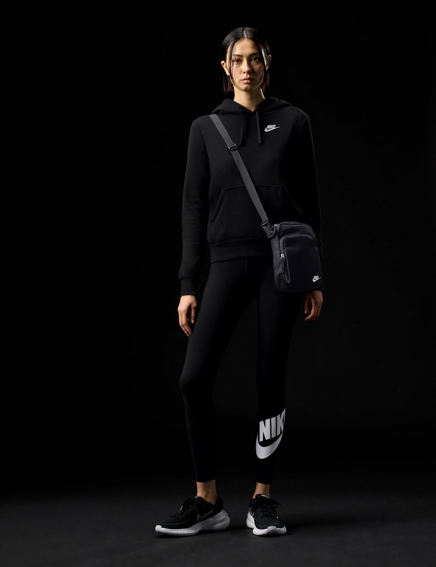 Nike Unisex Heritage Crossbody Bag (4L), Black/Black/White, MISC