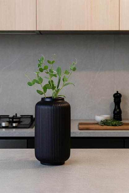 Black Ceramic Flower Vase, 8 Inch Ribbed Vase for Pampas Grass, Fresh or Dried Flowers, Decorative Centerpiece for Living Room, Kitchen, Bookshelf, Office Decor