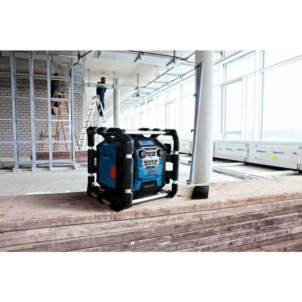 BOSCH GPB18V-5CN 18V Jobsite Radio with Bluetooth® 5.0 and Power Station