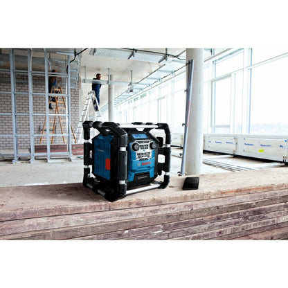 BOSCH GPB18V-5CN 18V Jobsite Radio with Bluetooth® 5.0 and Power Station
