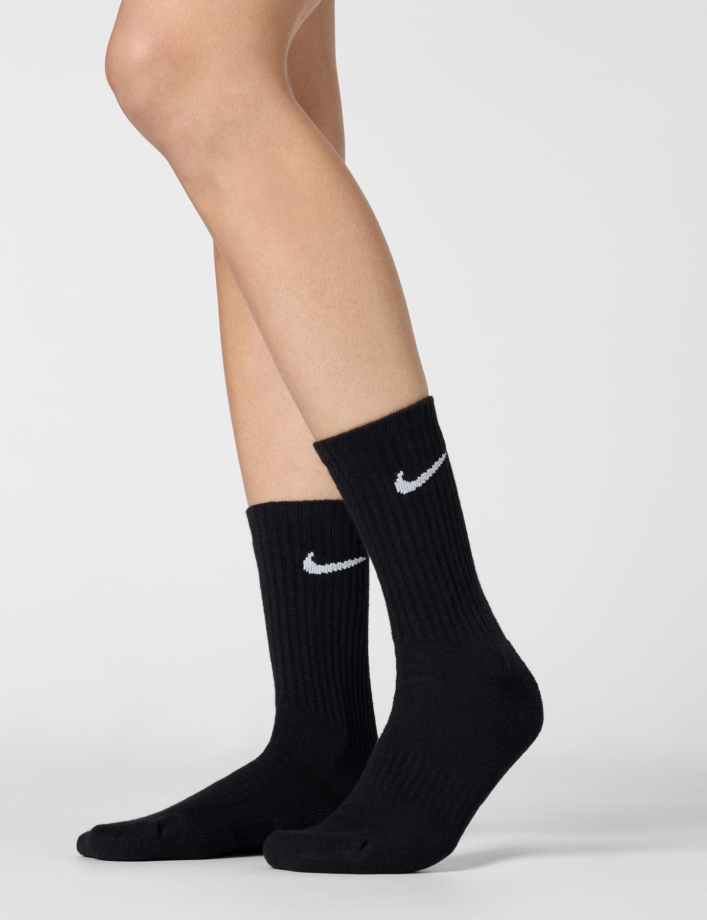 Nike Unisex Everyday Cushioned Training Crew Socks (6 Pairs), Black/White, Medium