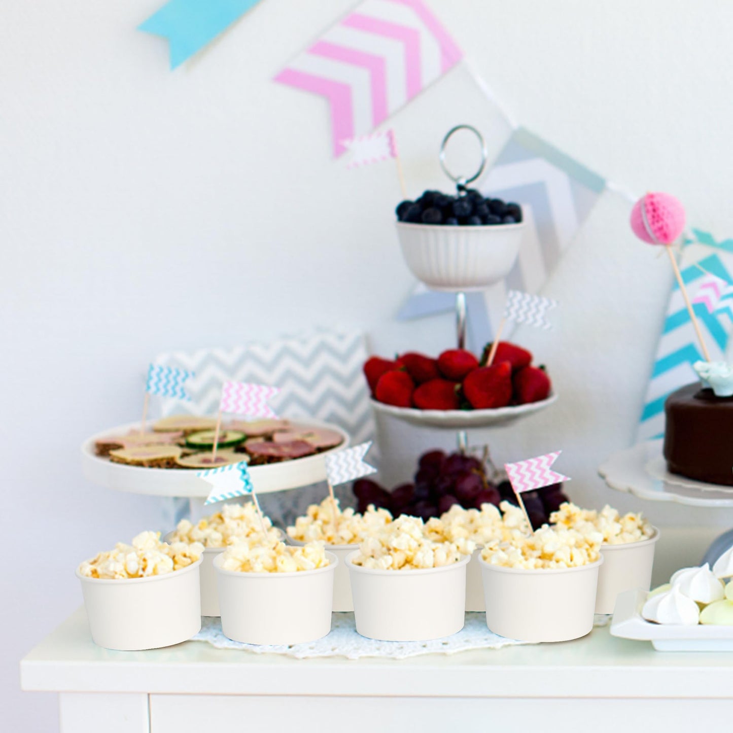 ESSENTIAL Paper Ice Cream Cups, 50pcs 8oz Disposable Dessert Bowls for Hot or Cold Food, Paper Snack Containers for Sundae, Frozen Yogurt, Soup (White)