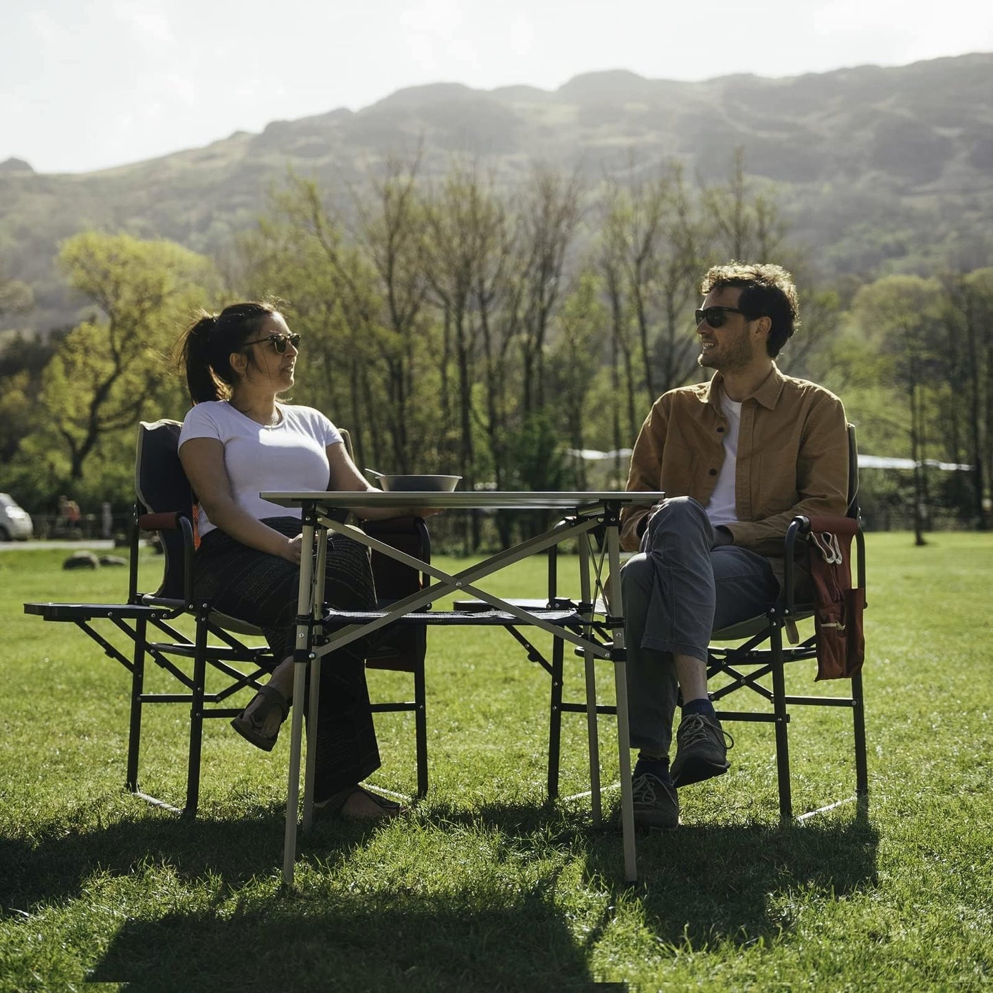 SUNNYFEEL Camping Directors Chair, Heavy Duty,Oversized Portable Folding Chair with Side Table, Pocket for Beach, Fishing,Trip,Picnic,Lawn,Concert Outdoor Foldable Camp Chairs