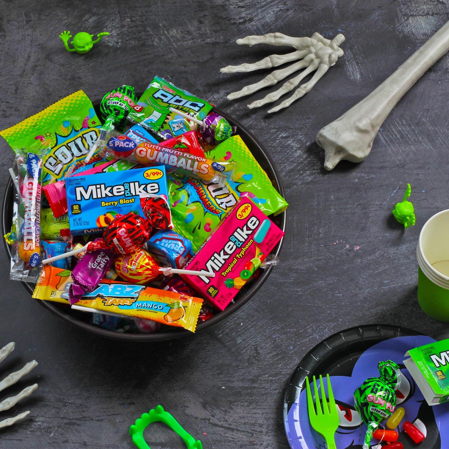 Halloween Bulk Candy - 12 Pounds - Trick Or Treat Big Bulk Candies - Individually Wrapped Candies - Schools, Offices, Claw Machine