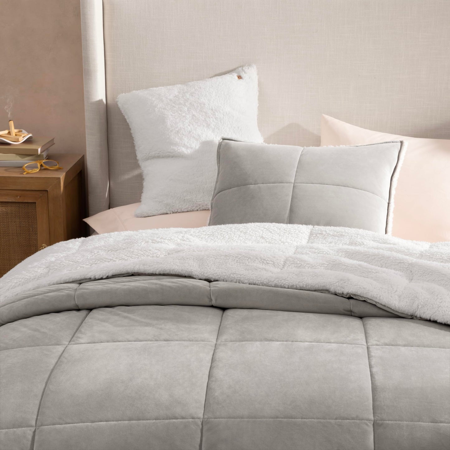 UGG Blissful Queen Comforter Set with 2 Pillow Shams, Reversible Quilted Bed Comforter, Ultra Warm Winter Bed Set, Down Alternative Bedding, Full/Queen Size, Seal Grey