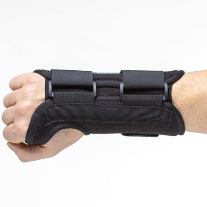 Carpal Tunnel Wrist Brace Night Support and Metal Splint Stabilizer [Single] - Helps Relieve Tendinitis Arthritis Carpal Tunnel Syndrome Pain - Reduces Recovery Time for Men Women - Right (S/M)