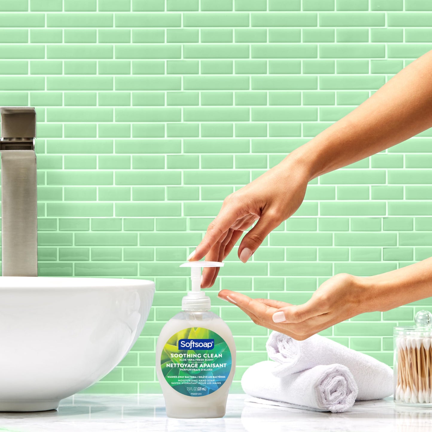 Softsoap Moisturizing Liquid Hand Soap, Soothing Clean Aloe Vera - 7.5 Fl Oz (Pack of 6)