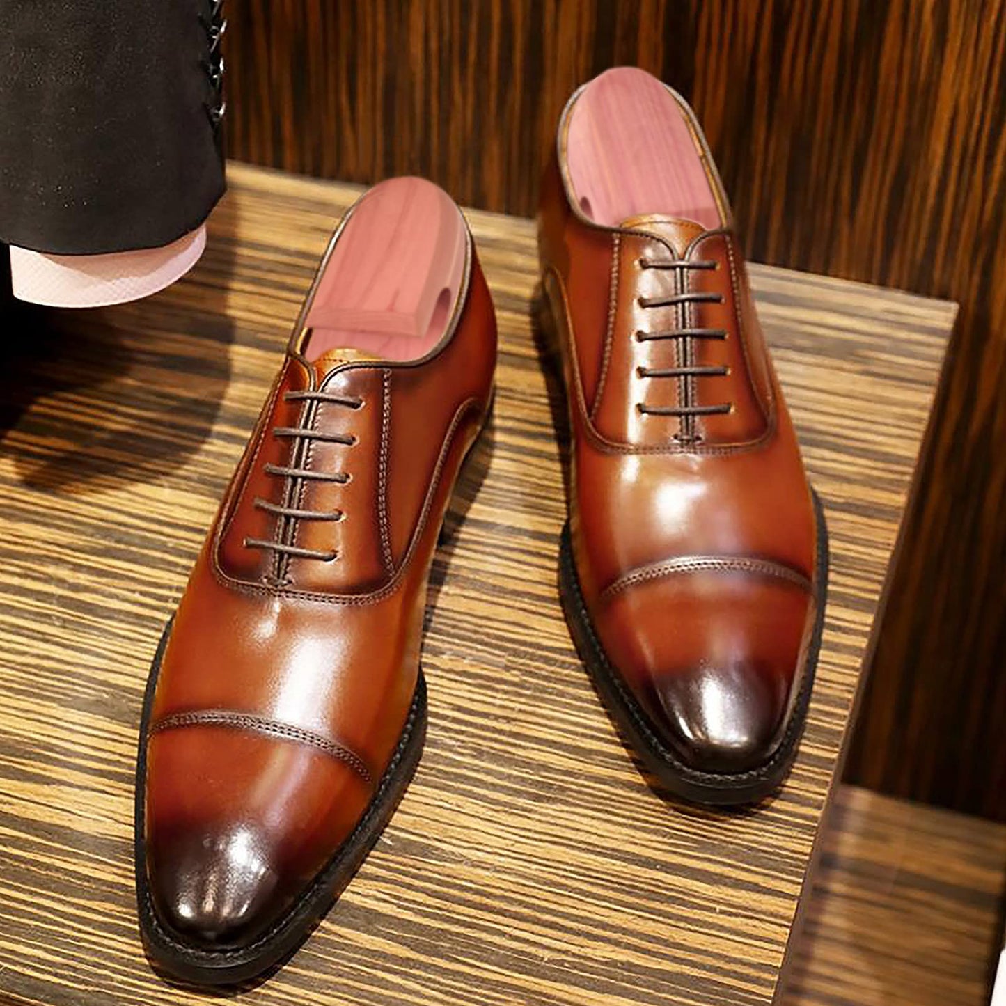 tongzaner Cedar Shoe Tree for Men, Adjustable Wooden Shoe Stretcher for Leather Shoes (2-Pack) (S (Fits Shoe Sizes 6.5-8.5))