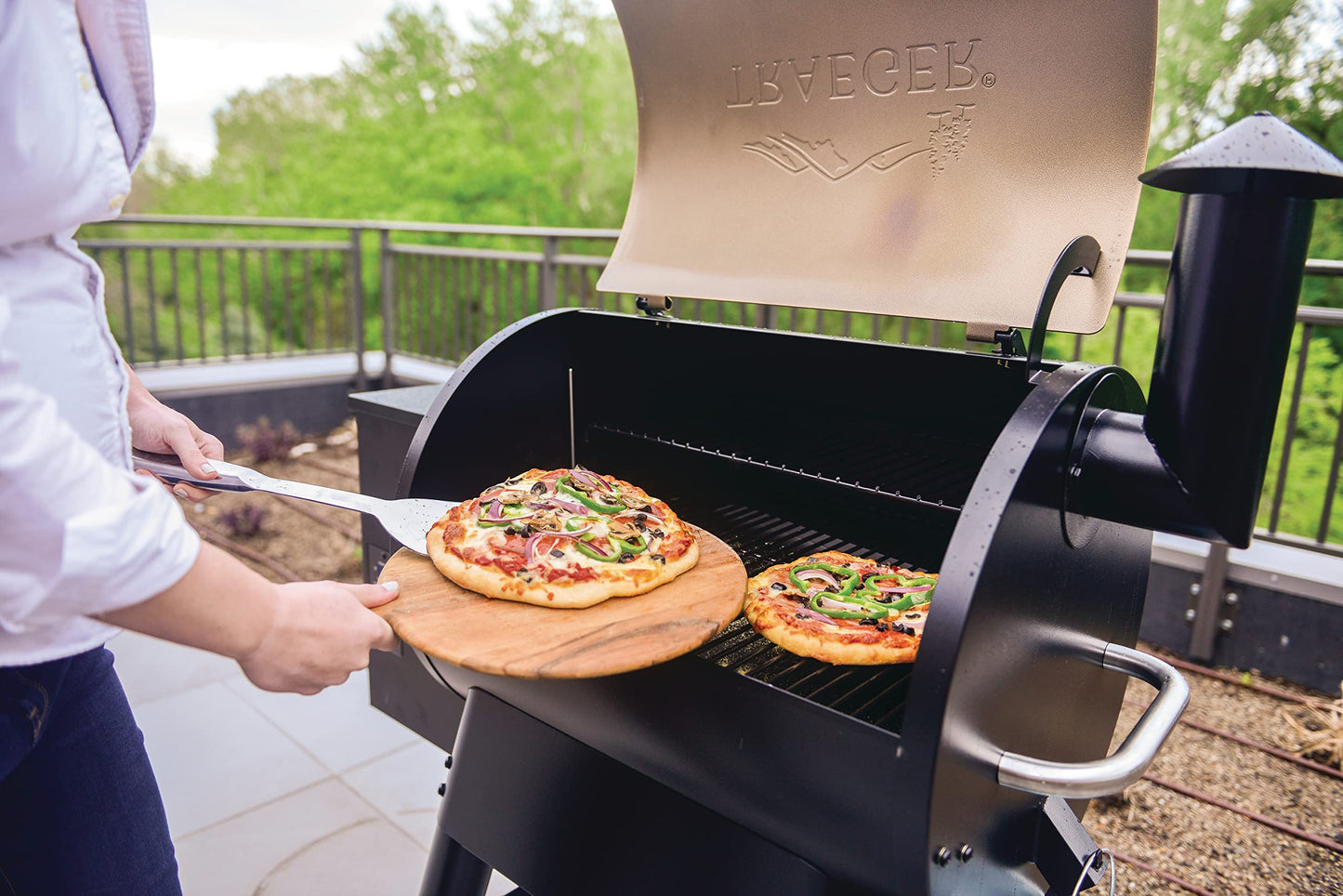 Traeger Grills Pro 22 Wood Pellet Grill & Smoker, Electric Pellet Smoker Grill Combo, 6-in-1 BBQ Versatility, 572 sq. in. Grilling Capacity, Meat Probe, 450 Degree Max Temperature, 18LB Hopper, Bronze