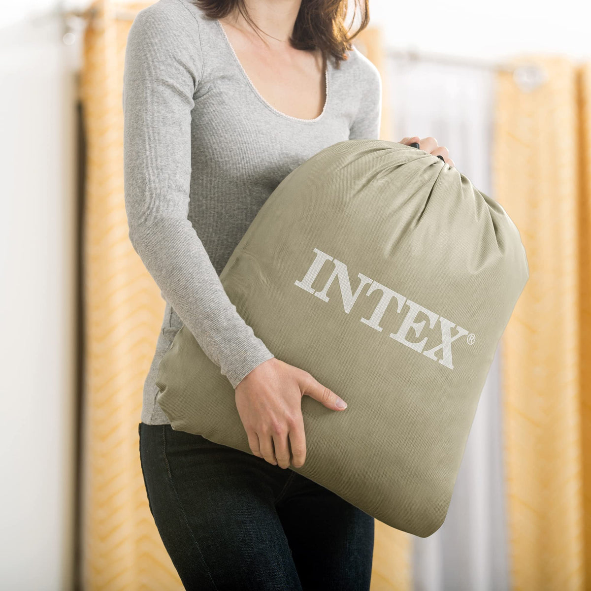Intex Mid-Rise Air Mattress Bed with Built-in Pump, Dura-Beam Deluxe Comfort Plush, Queen - Portable Luxury Travel Airbed for Adults, Camping, Guests