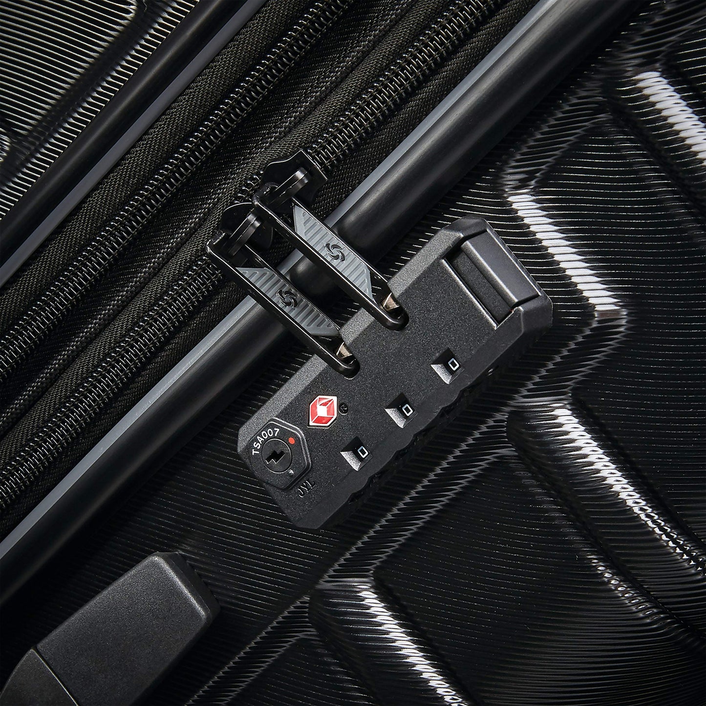 Samsonite Omni 2-2 Piece 19/28 Hardside Luggage with 360° Spinner Wheels - Scratch Resistant Hardshell - TSA, Airline-Approved - Expandable Polycarbonate Lightweight - Midnight Black