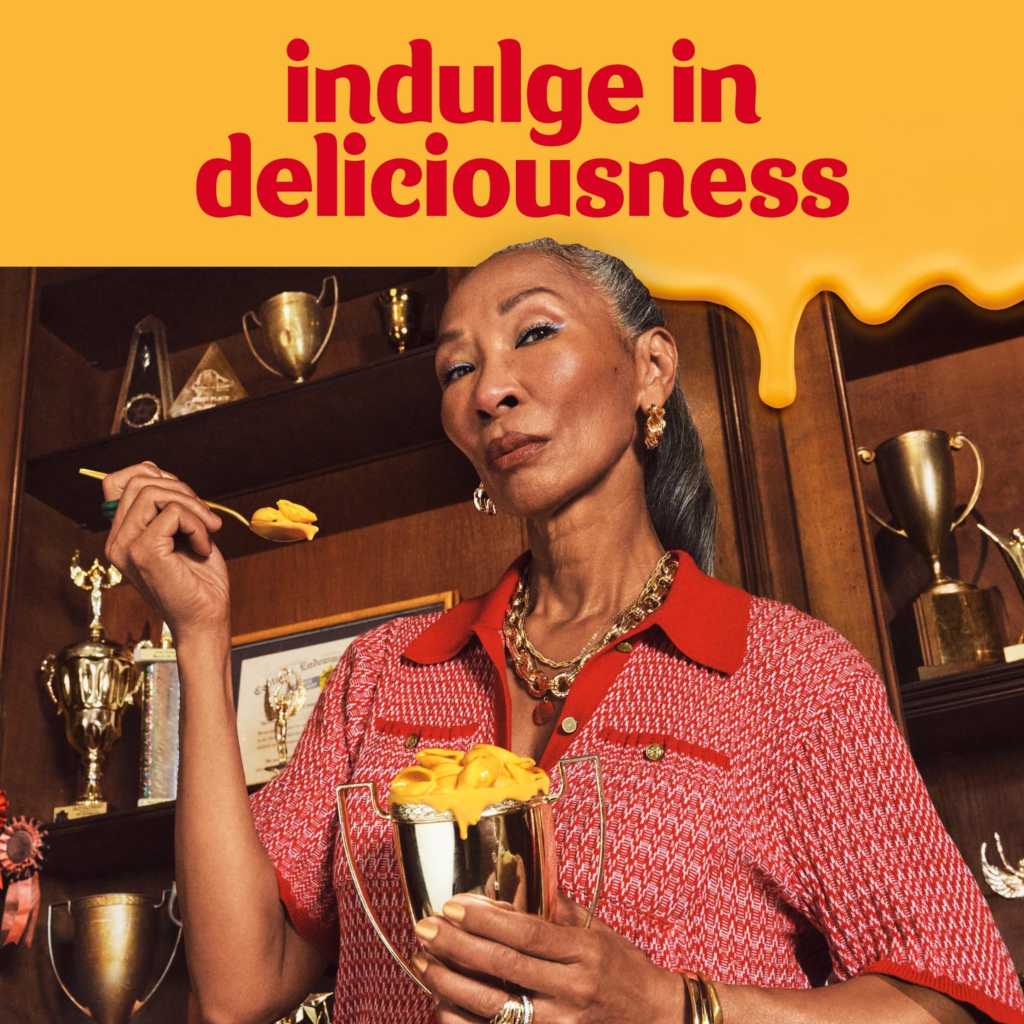 Velveeta Shells & Cheese Original Microwaveable Shell Pasta & Cheese Sauce, 8 ct Box, 2.39 oz Cups