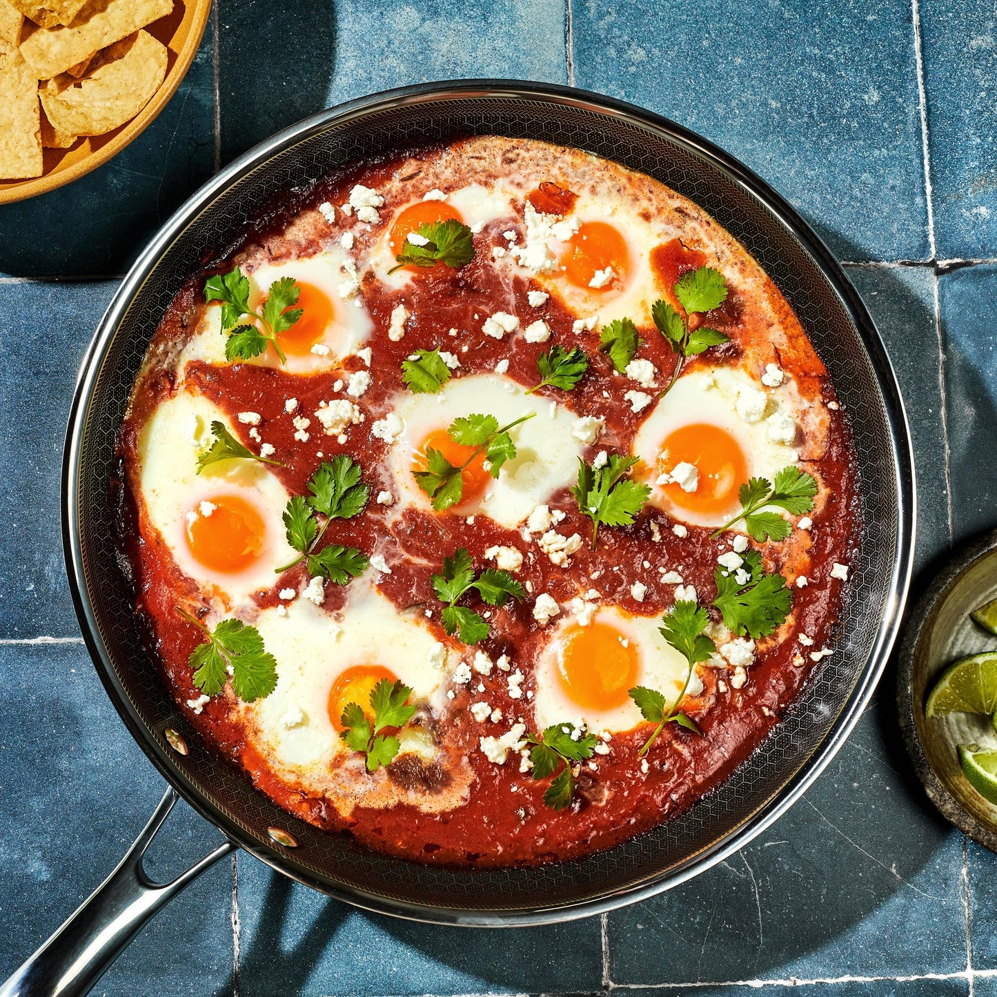 HexClad Hybrid Nonstick 12-Inch Frying Pan with Tempered Glass Lid, Stay-Cool Handle, Dishwasher-Friendly, Oven-Safe Up to 900°F, Induction Ready, Compatible with All Cooktops