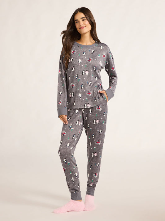 Joyspun Women's Pajama Top, Joggers and Socks Gift Set, 3-Piece, Sizes S-3X