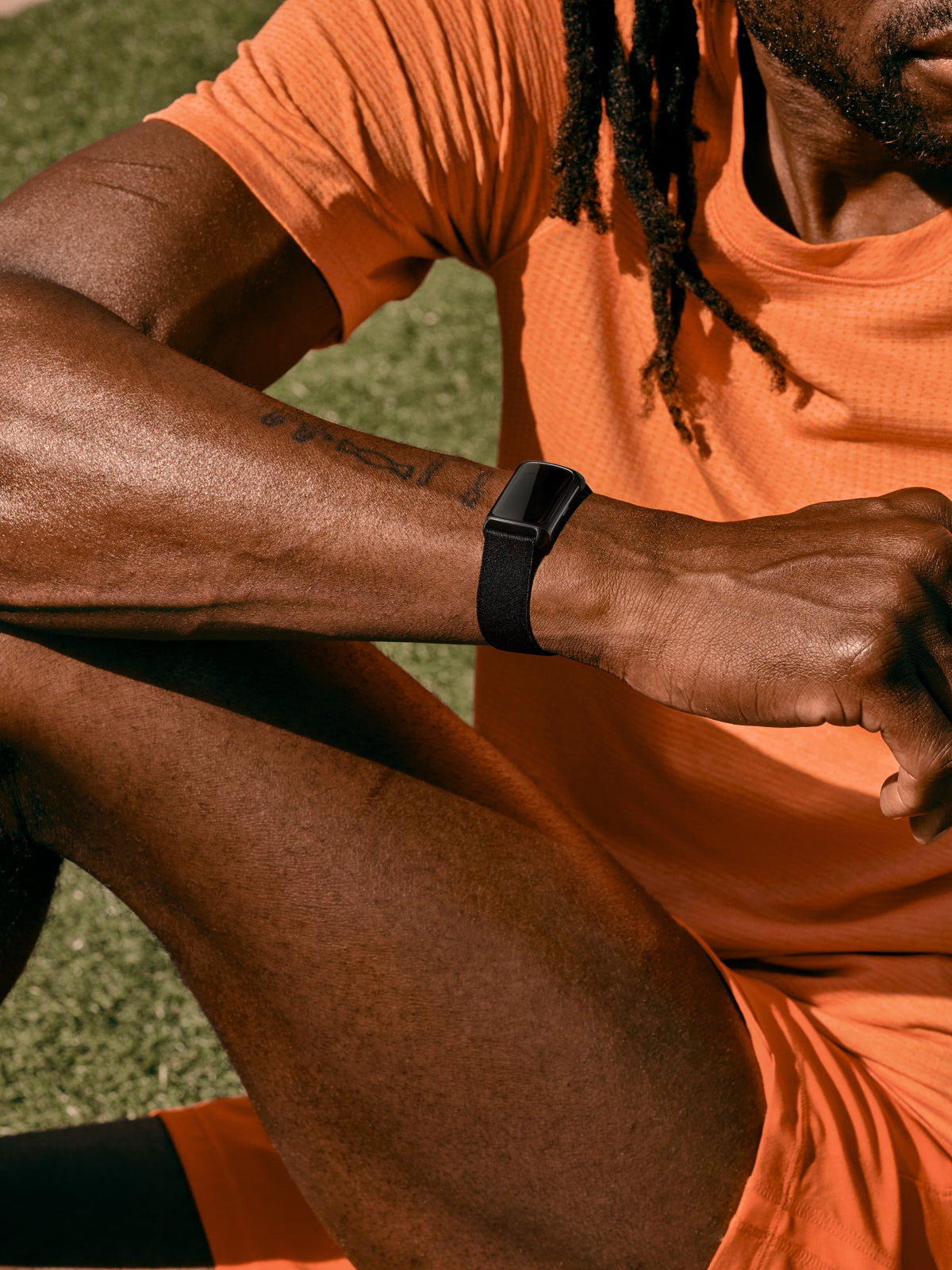 Fitbit In Store Tools Fitbit Charge 6 Fitness Tracker with Heart Rate, GPS, Premium Membersh ...