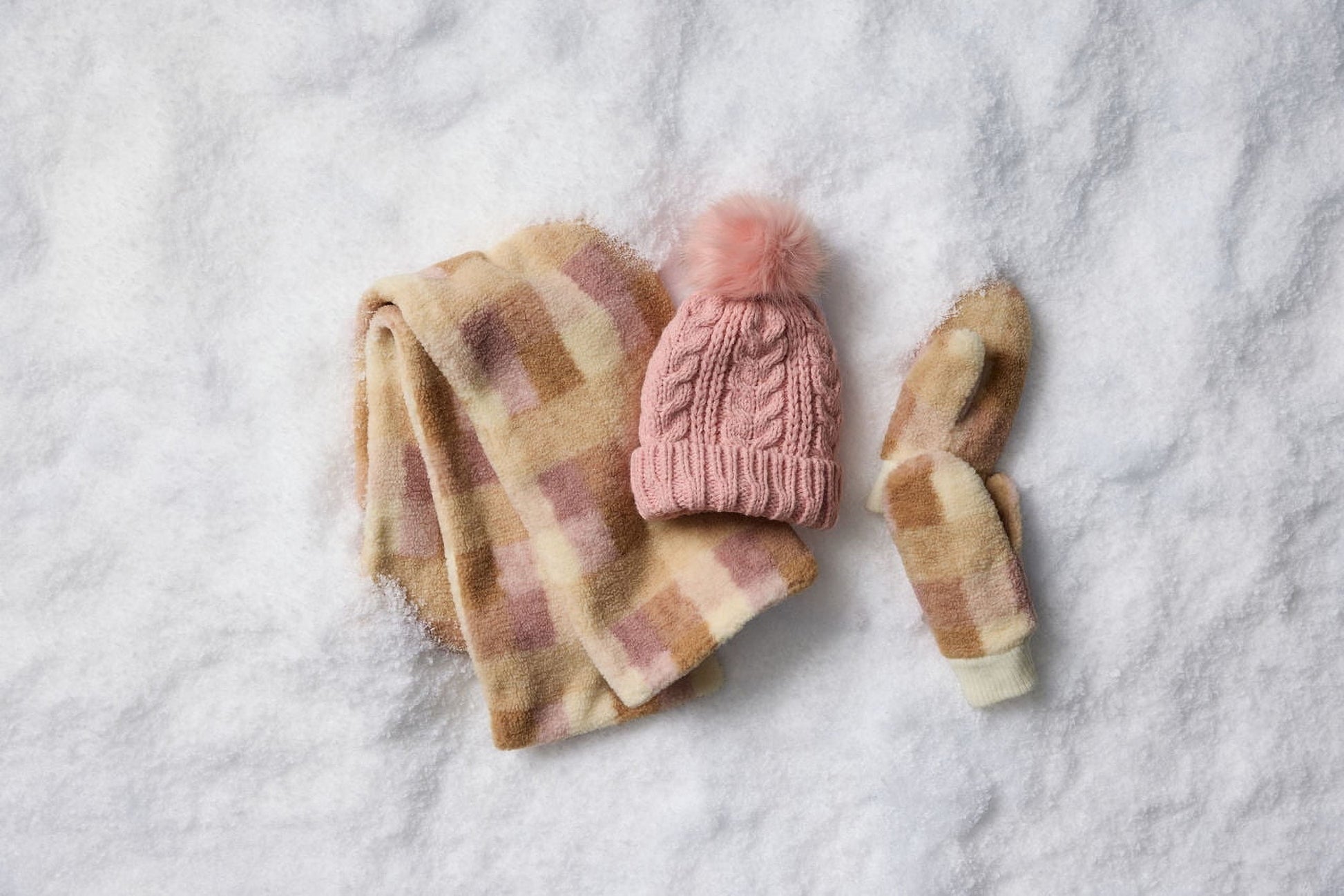 Time and Tru Women's Pom Cable Knit Winter Beanie, Oatmeal Heather